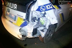 Пьяный мужчина протаранил авто копов в Мариуполе