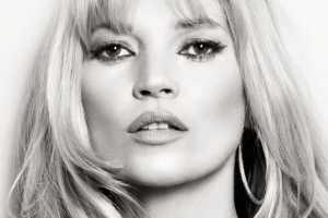 Британскую модель обвинили в сильной зависимости от алкоголя