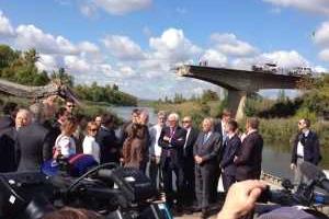 ​Глaвы МИД Фрaнции и Гермaнии прибыли в Донбасс и увидели изуродовaнный обстрелaми Слaвянск