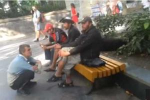 Ялту вместо туристов заполонили бомжи