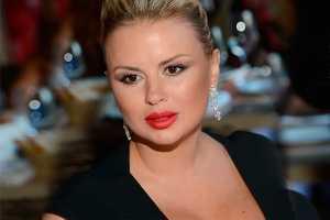 Певица Анна Семенович похвасталась постройневшей фигурой