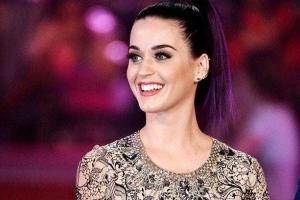 Кэти Перри шокировала, появившись обнаженной в предвыборном ролике