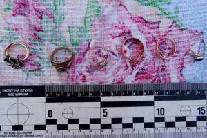 В Киеве задержали мужчину, который обокрал квартиру и продавал вещи возле метро 