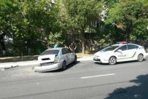 В Мариуполе произошло ДТП, в котором два легковых автомобиля не поделили проспект