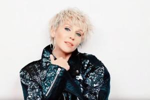 Альбина Джанабаева кардинально сменила имидж и рассталась с волосами