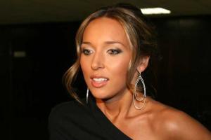 Певица Алсу впервые показала фото после родов