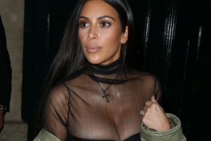 В преддверии Хэллоуина в США продают костюм ограбленной Ким Кардашьян