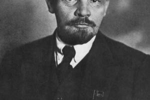 В Омске мужчина пытался продать зуб Ленина