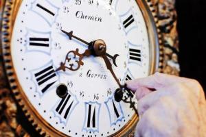 На час назад: Украина перейдет на новое время