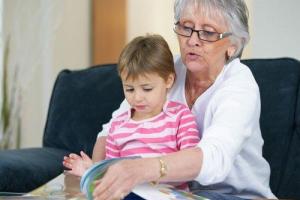 В Москве "проверенных" бабушек хотят сдавать в аренду