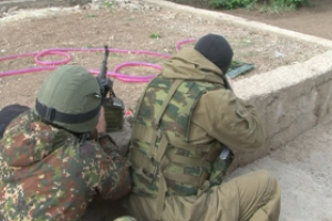 В Дагестане идет бой между российскими силовиками и боевиками, есть убитые