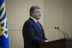 Порошенко посоветовал студенту после окончания вуза провести год в АТО