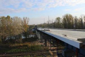 Заканчивается восстановление автомобильного моста между Лисичанском и Северодонецком
