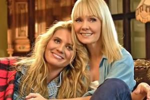 Дуэт певицы Валерии и ее взрослой дочери поразил фанатов