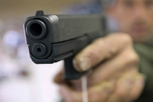 В Киеве неизвестные устроили стрельбу прямо посреди улицы