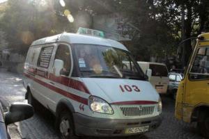 В Луцке несовершеннолетняя девушка выпала с балкона и погибла