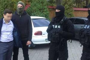 В полиции Днепра показали, как на горячем поймали судью на взятке