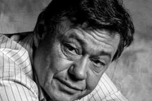 Николай Караченцов упал с кровати и серьезно повредил ногу