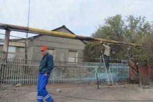 Под Мариуполем более ста домов остаются без газоснабжения после мощного обстрела