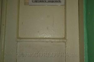 Людей с оружием решили не пускать в горловские больницы 