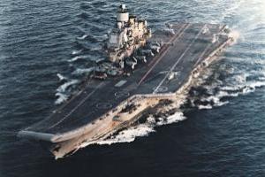 В России придумали способ заправить "Адмирал Кузнецов" без захода в порты