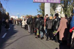 Дрон снял похоронную процессию по Мотороле с высоты птичьего полета