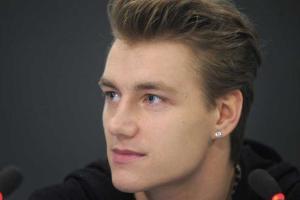 Певец Алексей Воробьев шокировал, показав обнаженный торс