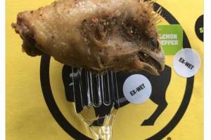 Американский футболист нашел зажаренную куриную голову в фастфуде