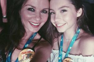 Кэтрин Зета-Джонс показала свою 13-летнюю дочь