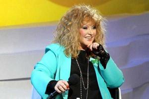 Певица Алла Пугачева разрешает употреблять алкоголь своим работникам