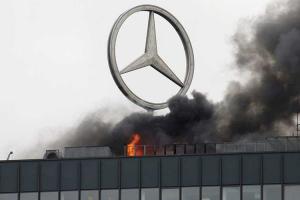 В Берлине загорелось 100-метровое здание торгового центра: опубликовано видео