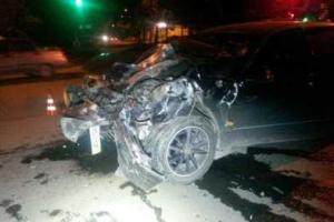 В Мариуполе произошло жуткое ДТП: в такси влетел "Лексус"