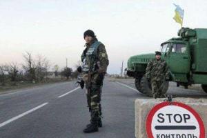 На КПВВ "Новотроицкое" произошел неприятный инцидент: женщины подрались из-за места в очереди