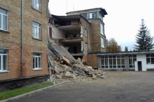 В Василькове прямо во время уроков обвалилась стена школы