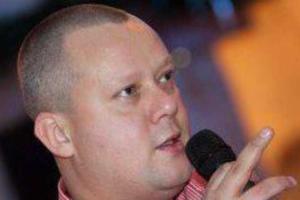 Политолог: У Тимошенко не видят проблем в законе Савченко, забор мешает