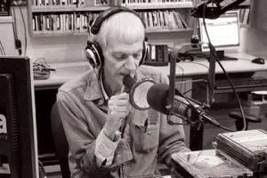 Американская музыкальная группа продает прах бывшего участника