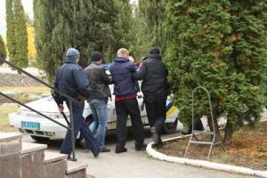 У Хмельницькій області затримали зловмисників, які напали на листоношу 