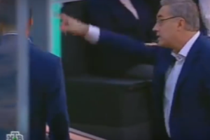 В России украинского эксперта ведущий силой выгнал из студии прямо во время прямого эфира