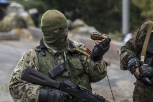 В ГУР рассказали, как боевики готовятся к отводу вооружения