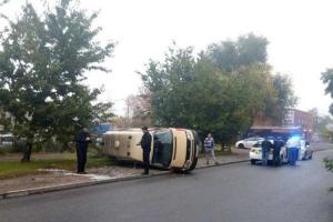 В Днепре перевернулась "скорая помощь" с пьяным водителем