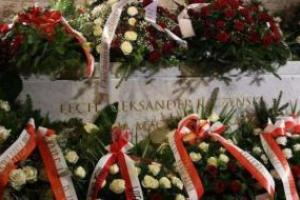 В Польше перезахоронили Леха Качинського и его жену после эксгумации