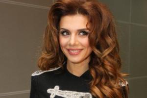 Певица Анна Седокова поразила снимком в купальнике