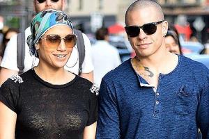 Дженнифер Лопес решила дать Касперу Смарту еще один шанс