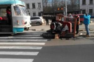 В Харькове произошло шокирующее ДТП:  трамвай "сбил" трактор