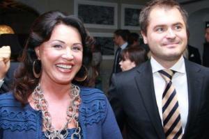 Известную певицу Надежду Бабкину заподозрили в расставании с супругом