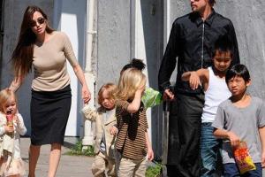 Анджелина Джоли захотела отпраздновать День Благодарения вместе с Брэдом Питтом