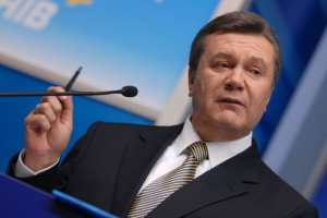 Журналист назвал Януковича макакой, которая принимает за чистую монету страшилки с форума домохозяек