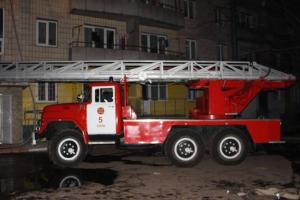 У Києві сталася пожежа у гуртожитку: евакуйовано 77 осіб