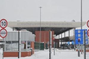 На украинско-польской границе скопились очереди из сотен авто