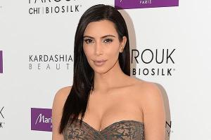 Пользователей сети повергло в шок фото семьи Кардашьян до пластики